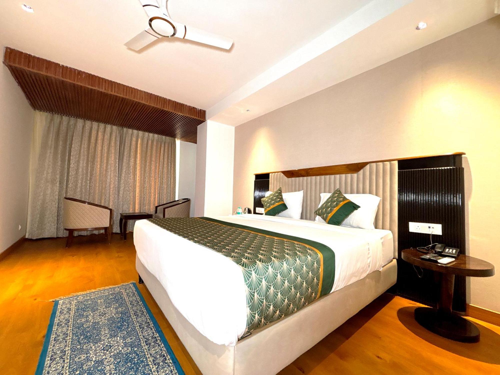 Hotel Arch The Lohias New Delhi Exterior photo